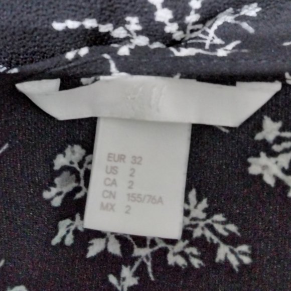 NEW H & M Women Dress Black Floral Pattern Long Sleeve Size 2 Soft Flare Relax - Picture 16 of 16